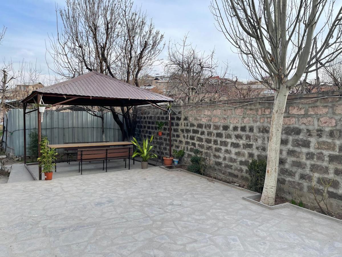 Noragyugh Guest House Erevan Esterno foto